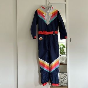 Tipsyelves ski suite in size M